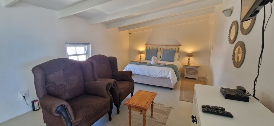 5 Bedroom Property for Sale in Bekbaai Western Cape